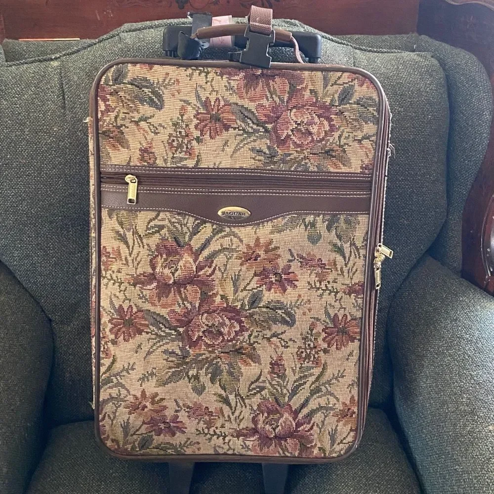 VTG,Jaguar Tapestry Elegant Brown Patterned Unisex Travel Suitcase Size Medium